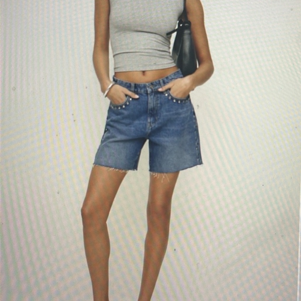 Reformation Cary studded cutoff shorts in size 27